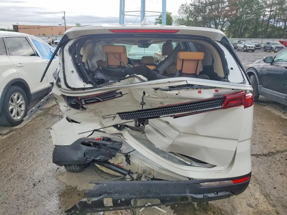 2022 KIA CARNIVAL LX  