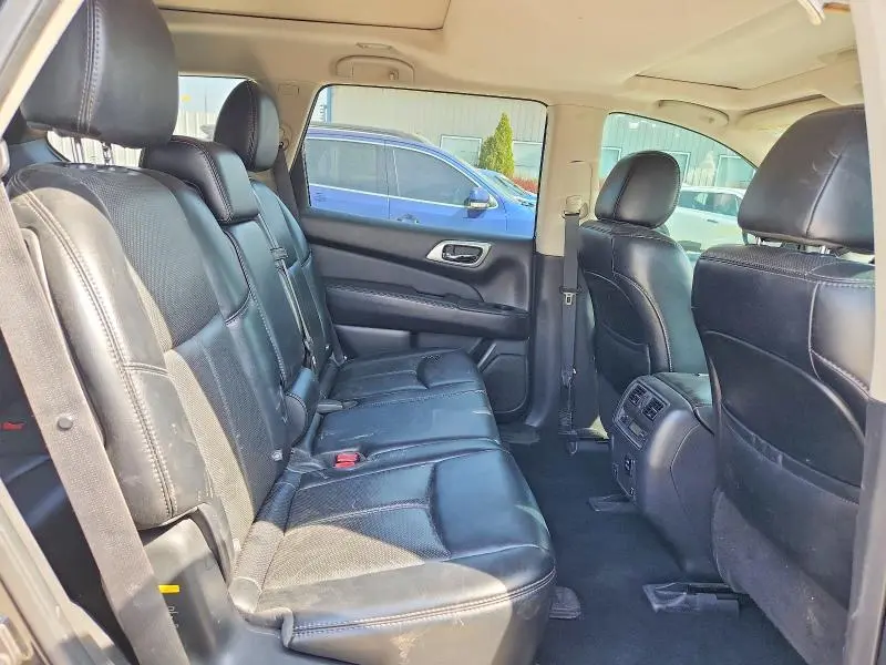 2017 NISSAN PATHFINDER PLATINUM  