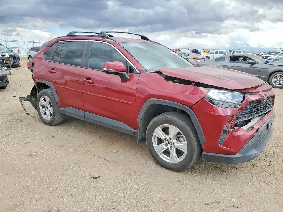 2021 TOYOTA RAV4 XLE  