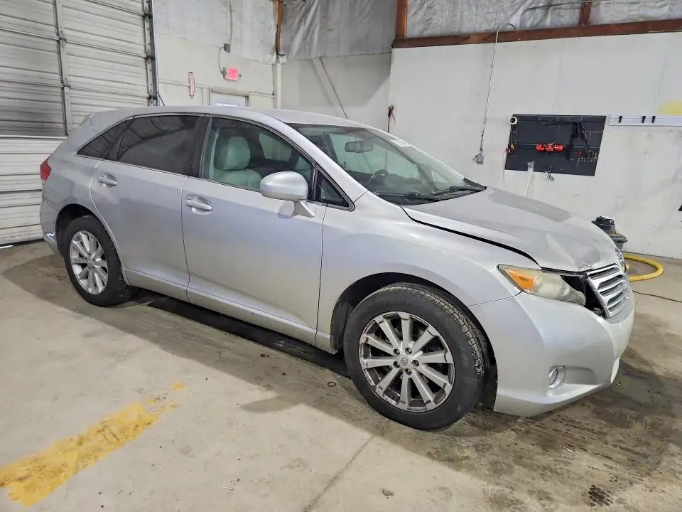 2012 TOYOTA VENZA LE  