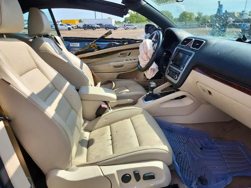2010 VOLKSWAGEN EOS LUX  