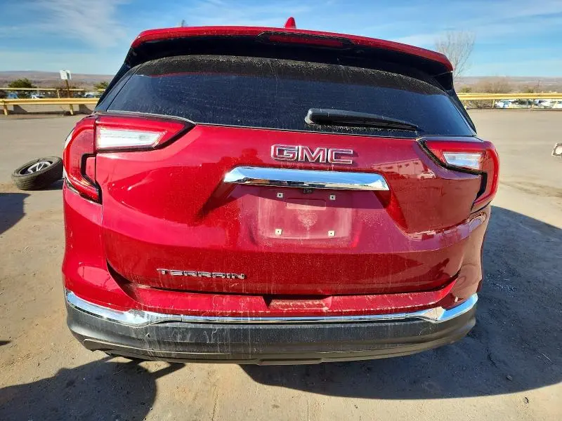 2024 GMC TERRAIN SLT  