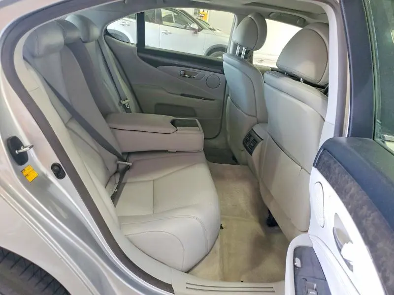 2011 LEXUS LS 460  