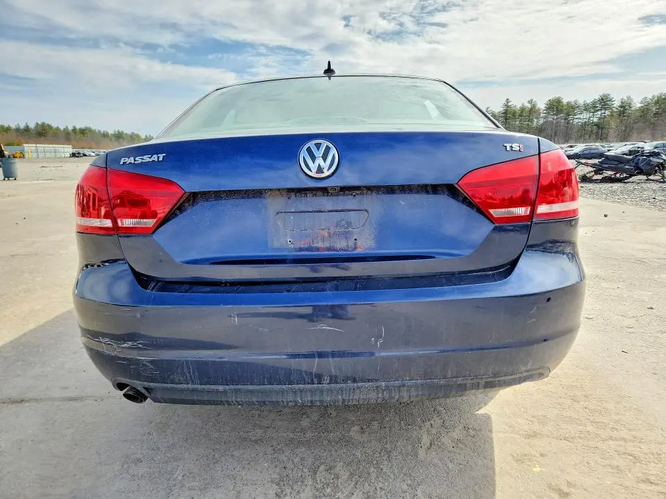 2015 VOLKSWAGEN PASSAT S  