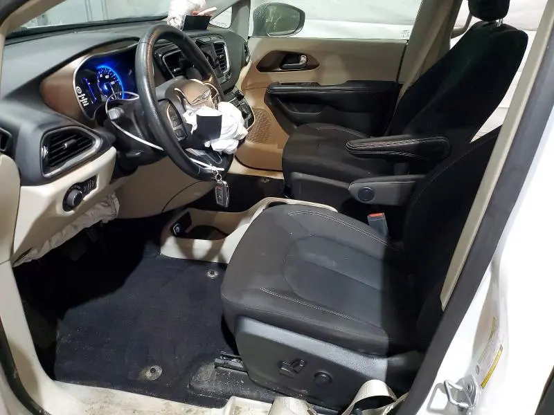 2021 CHRYSLER VOYAGER LX  