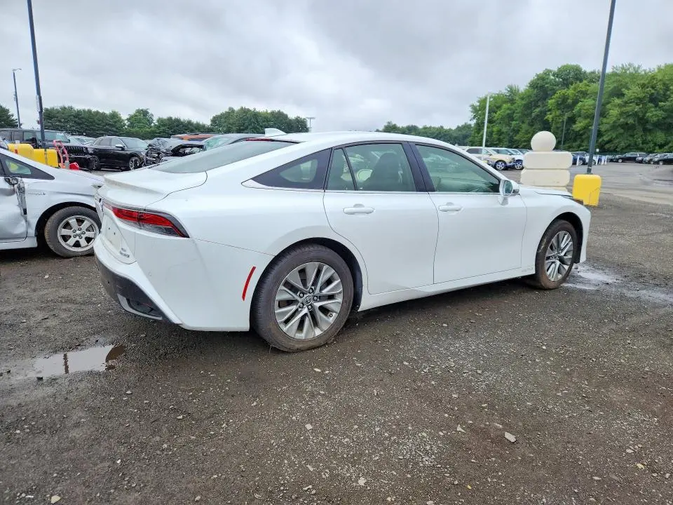 2021 TOYOTA MIRAI XLE  