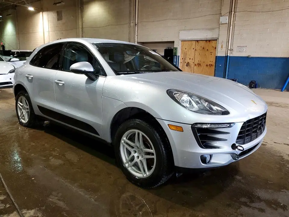 2018 PORSCHE MACAN   