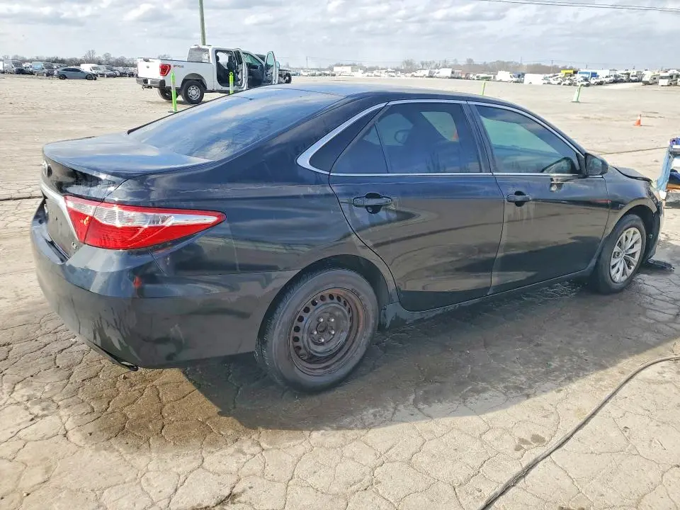 2015 TOYOTA CAMRY LE  