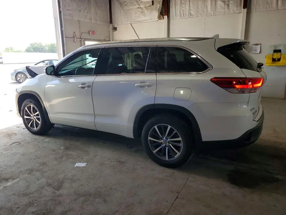2017 TOYOTA HIGHLANDER XLE  