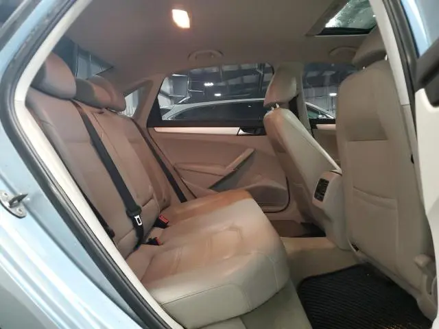 2013 VOLKSWAGEN PASSAT SE  