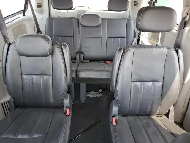 2010 CHRYSLER TOWN & COUNTRY TOURING  