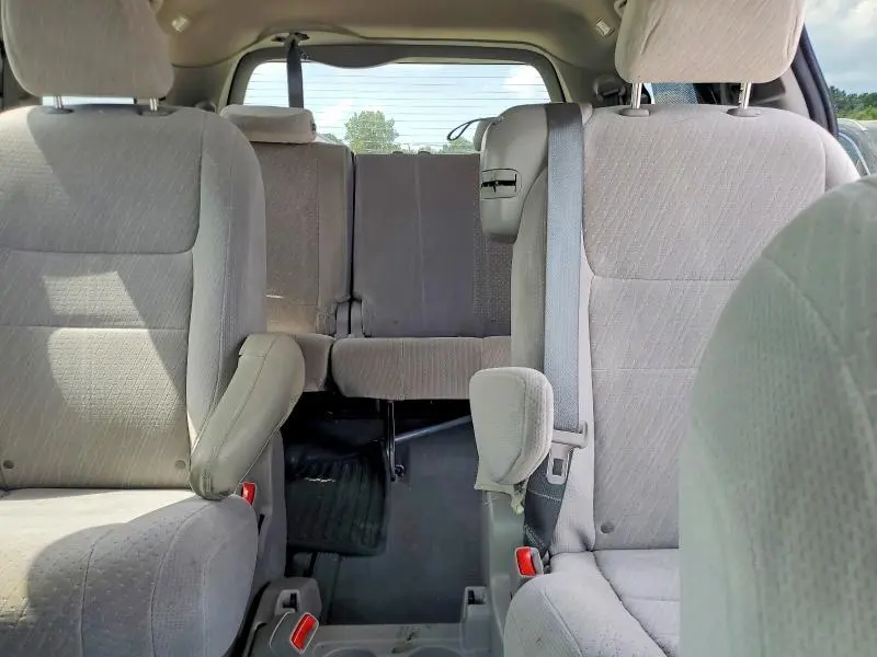 2020 TOYOTA SIENNA LE  