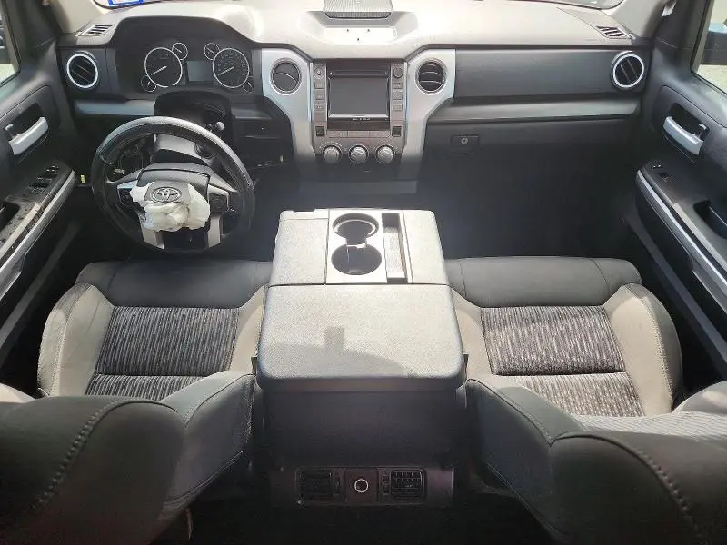 2017 TOYOTA TUNDRA CREWMAX SR5  