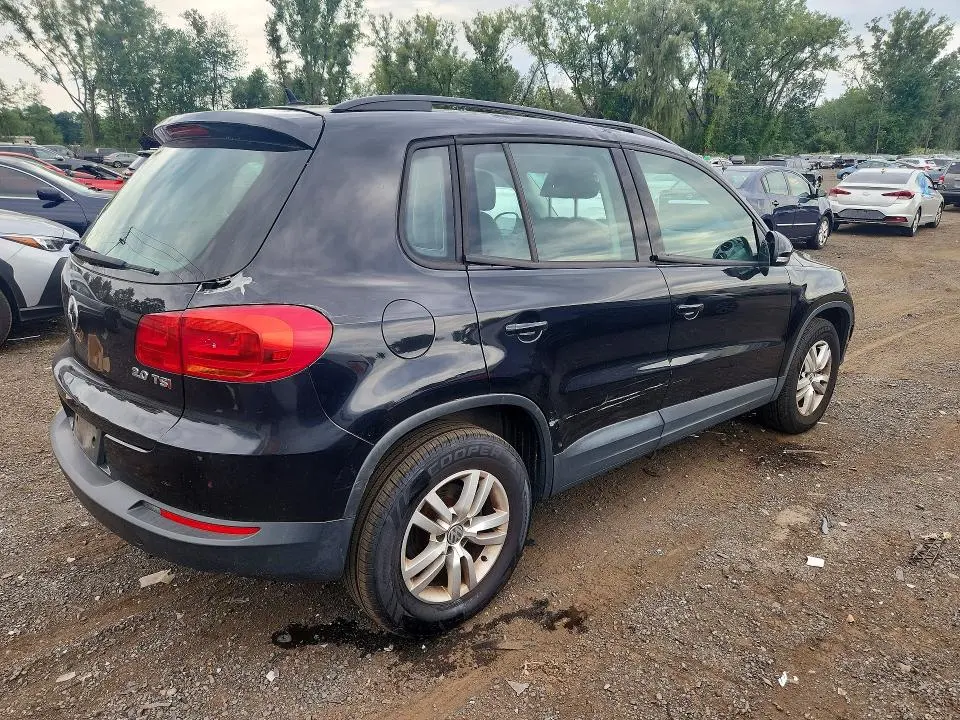 2016 VOLKSWAGEN TIGUAN S  