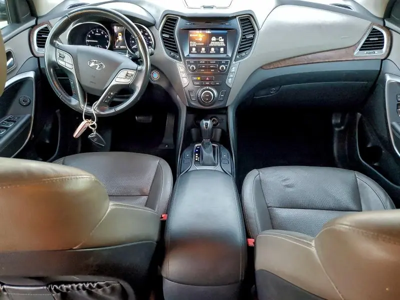 2018 HYUNDAI SANTA FE SE  