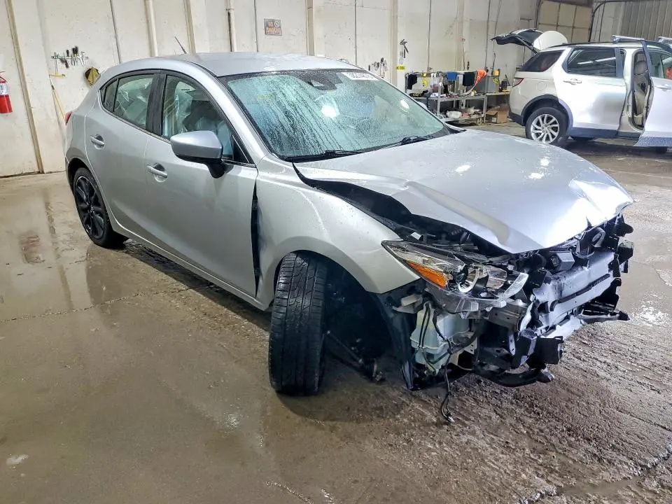 2018 MAZDA 3 TOURING  