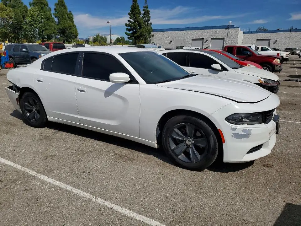 2016 DODGE CHARGER SXT  
