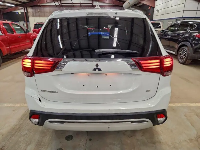 2020 MITSUBISHI OUTLANDER SE  