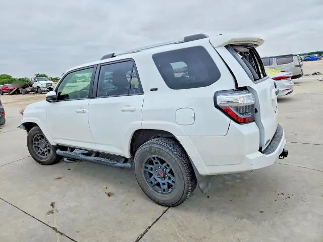 2024 TOYOTA 4RUNNER SR5  