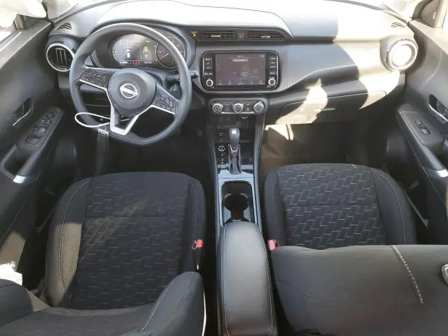 2024 NISSAN KICKS SV  