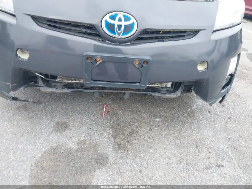 2011 TOYOTA PRIUS THREE