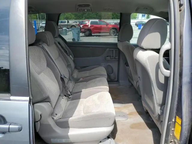 2010 TOYOTA SIENNA CE  