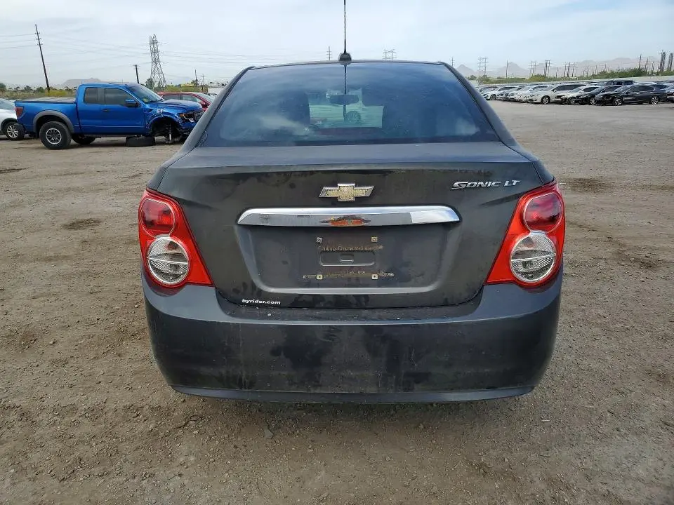 2016 CHEVROLET SONIC LT  