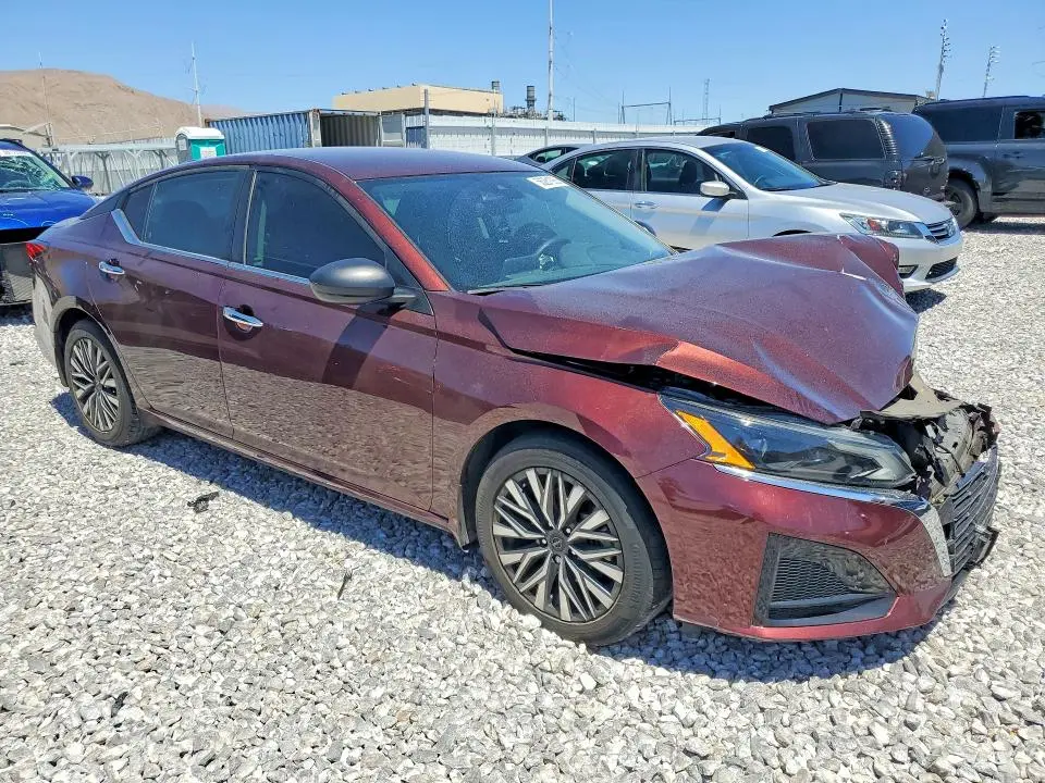 2024 NISSAN ALTIMA SV  