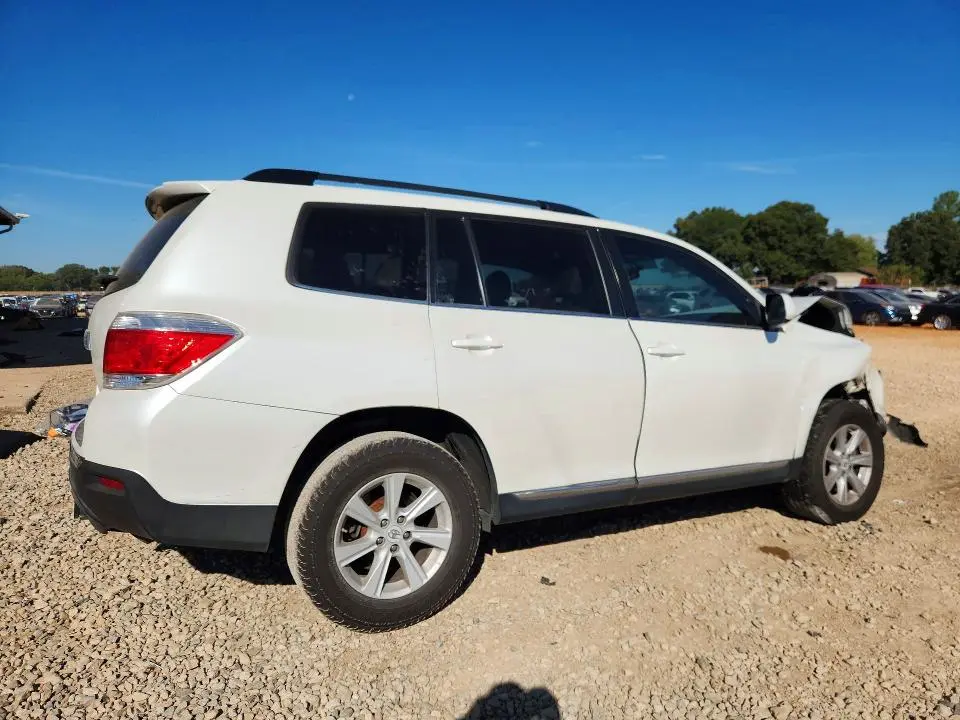 2012 TOYOTA HIGHLANDER SE  