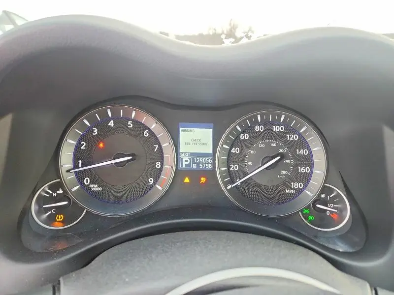 2011 INFINITI M37 X  