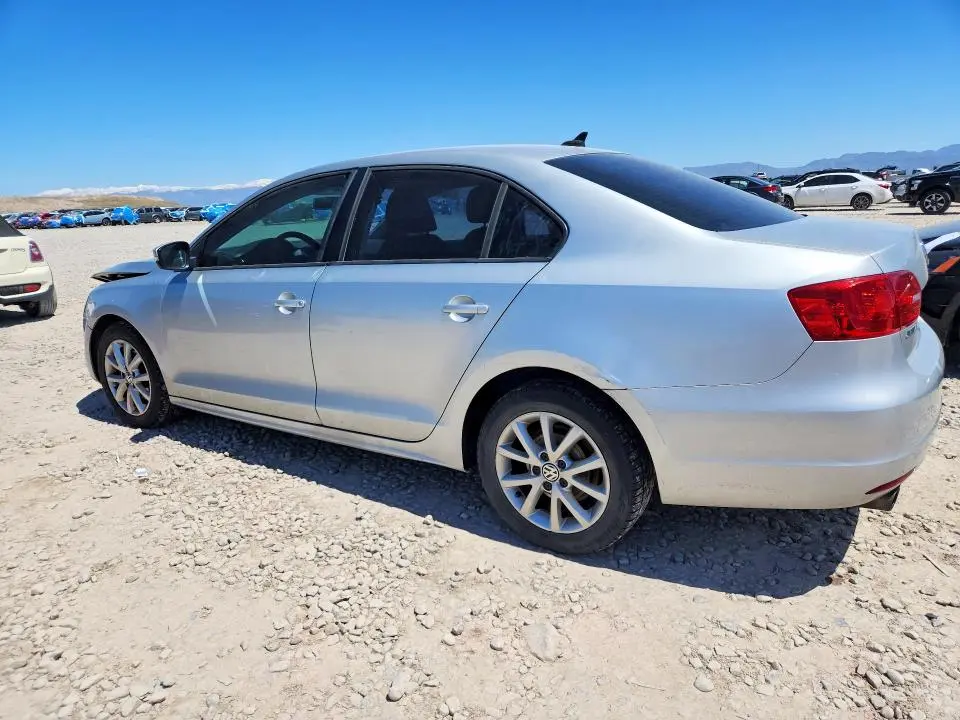 2012 VOLKSWAGEN JETTA SE  