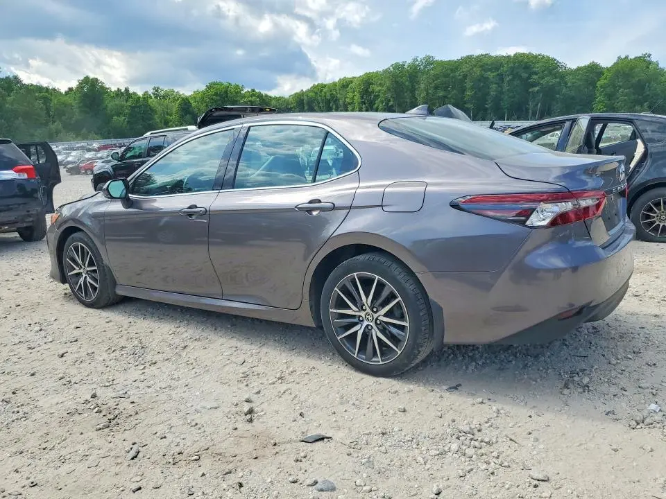 2024 TOYOTA CAMRY XLE  