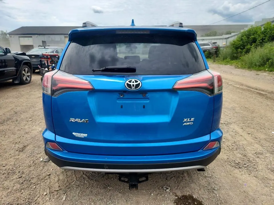 2017 TOYOTA RAV4 XLE  