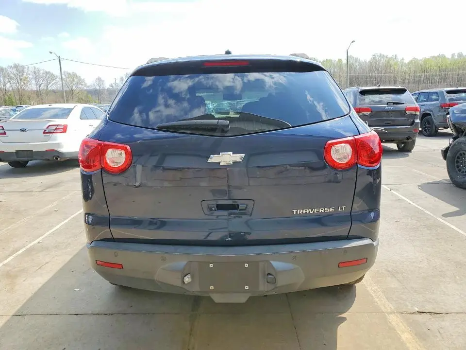 2011 CHEVROLET TRAVERSE LT  