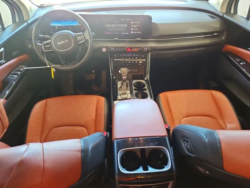 2023 KIA CARNIVAL SX  