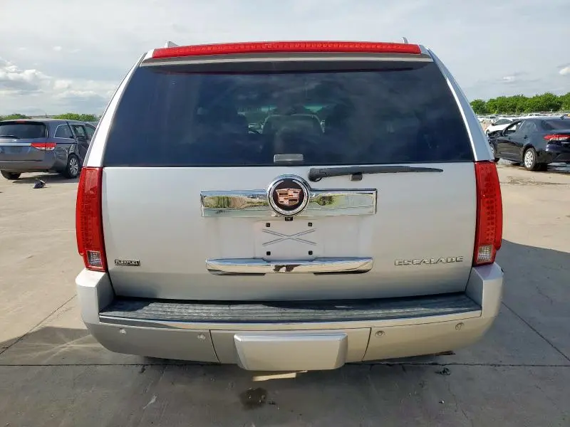2010 CADILLAC ESCALADE   