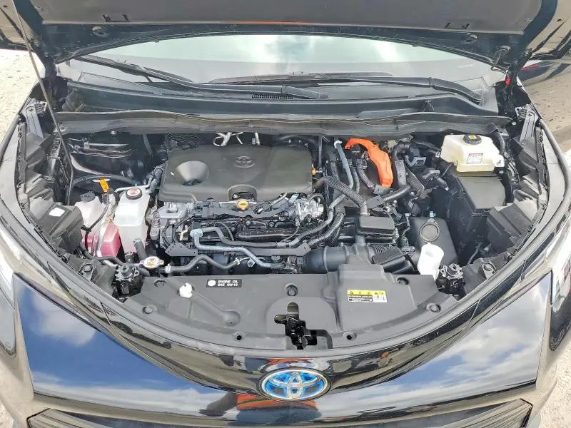 2025 TOYOTA SIENNA WOODLAND EDITION  