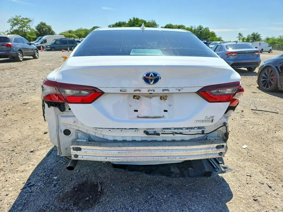 2022 TOYOTA CAMRY LE  
