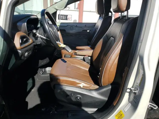 2017 CHRYSLER PACIFICA LIMITED  