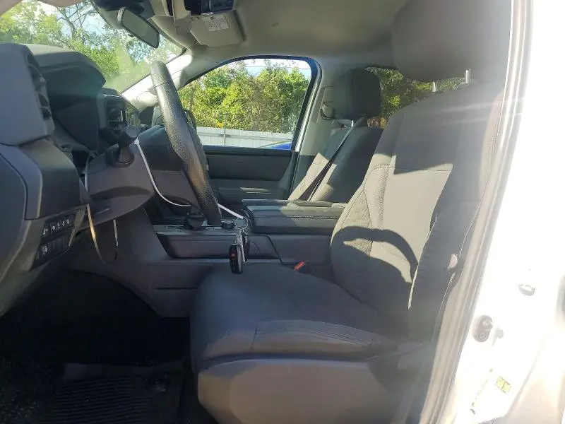 2023 TOYOTA TUNDRA SR5  