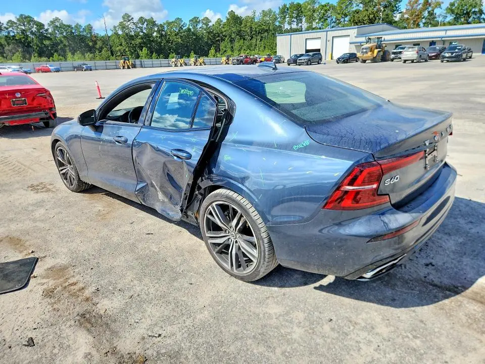 2019 VOLVO S60 T5 R-DESIGN  