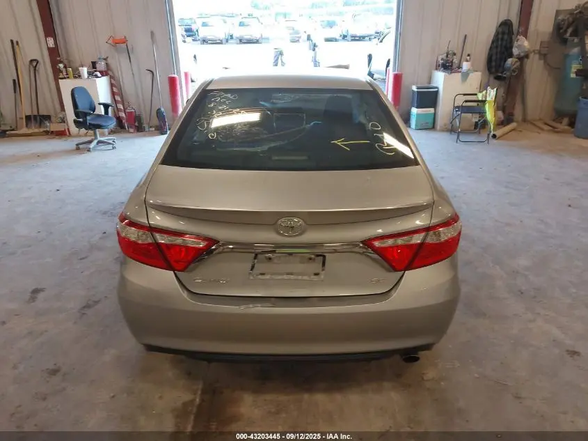 2015 TOYOTA CAMRY SE