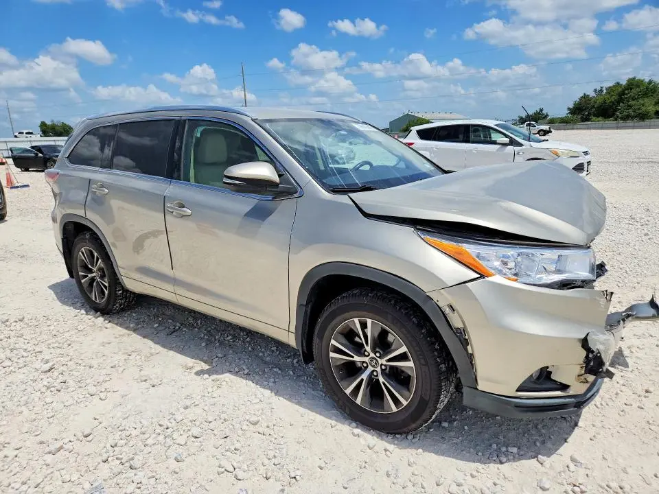2016 TOYOTA HIGHLANDER XLE  