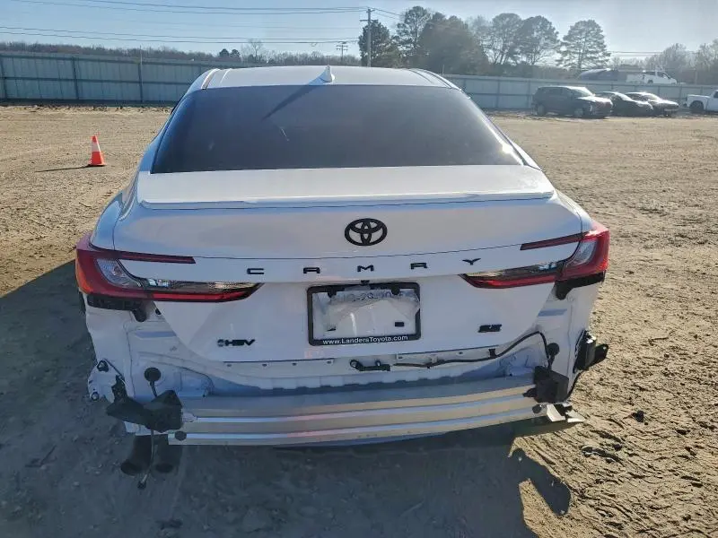 2025 TOYOTA CAMRY SE  