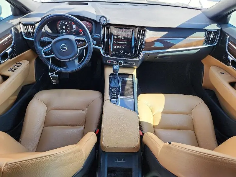 2020 VOLVO S90 T6 MOMENTUM  