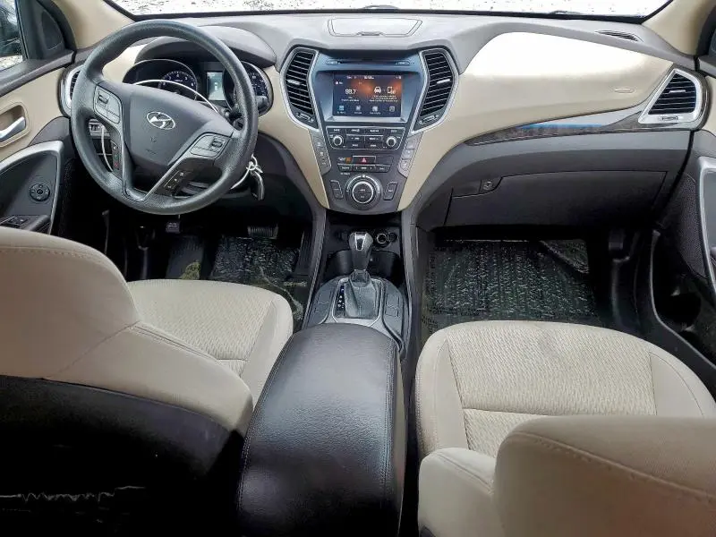 2017 HYUNDAI SANTA FE SE  