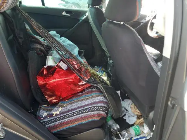 2016 VOLKSWAGEN TIGUAN S  