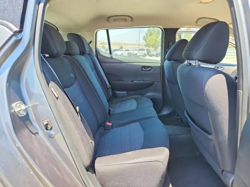 2020 NISSAN LEAF S  