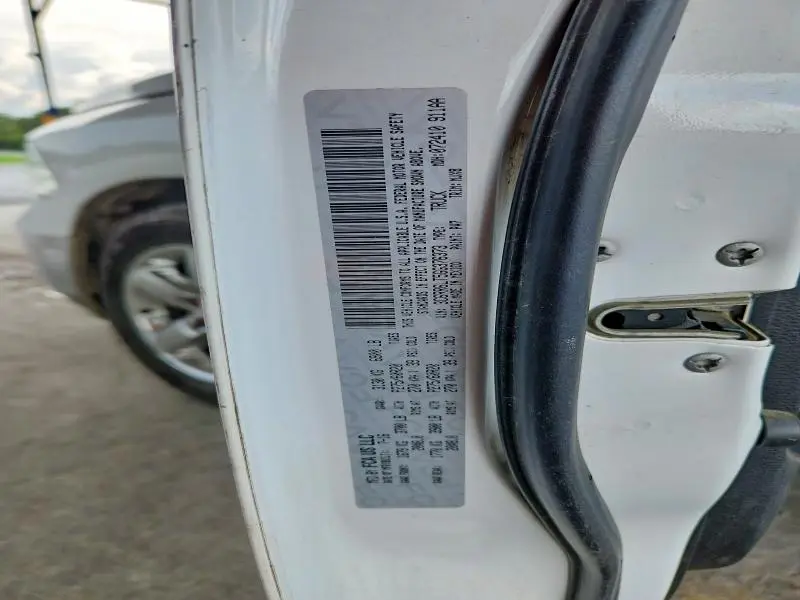 2016 RAM 1500 SLT  
