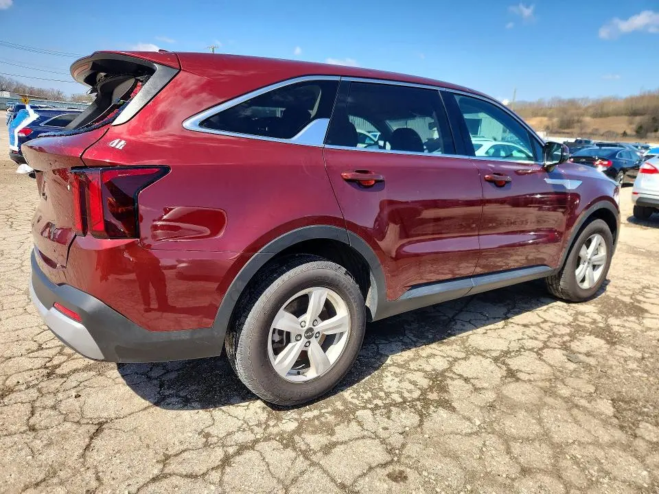 2025 KIA SORENTO LX  